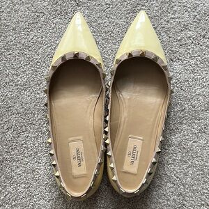 Valentino cream rockstud Flats size 38.5